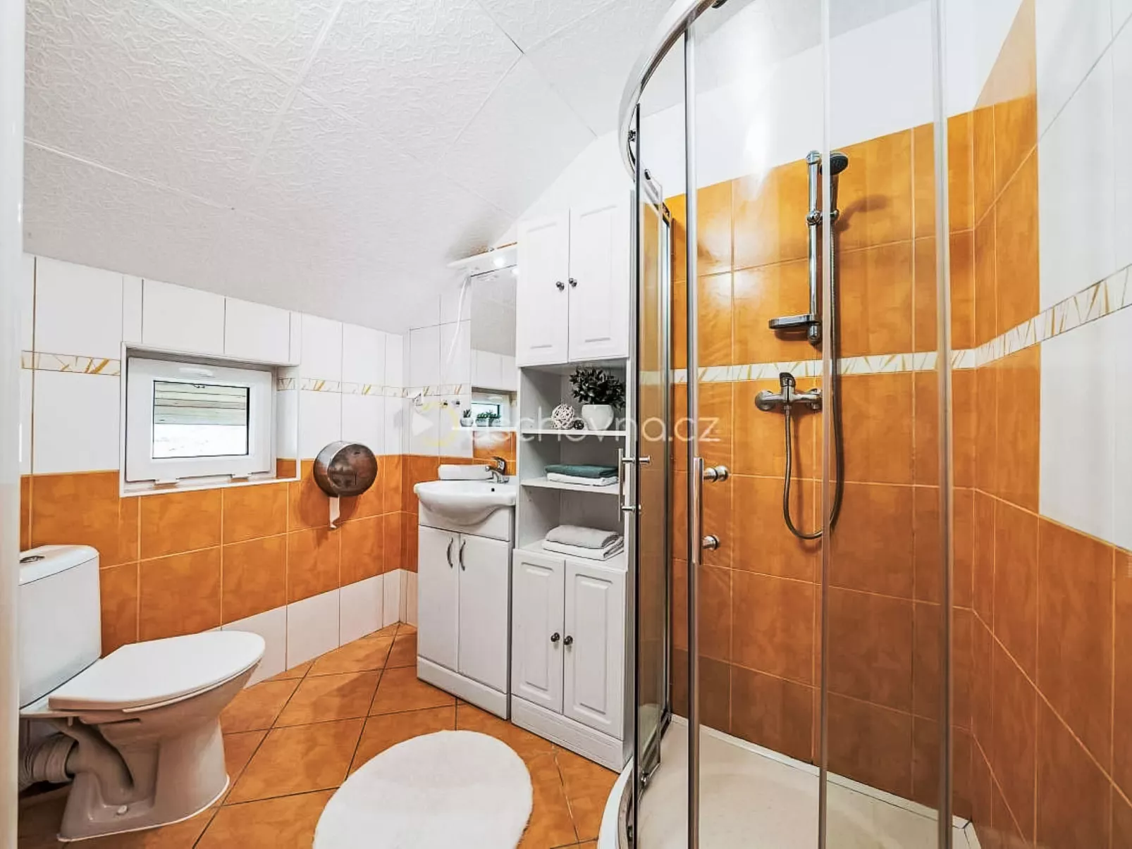 Hillside Terrace - Inside