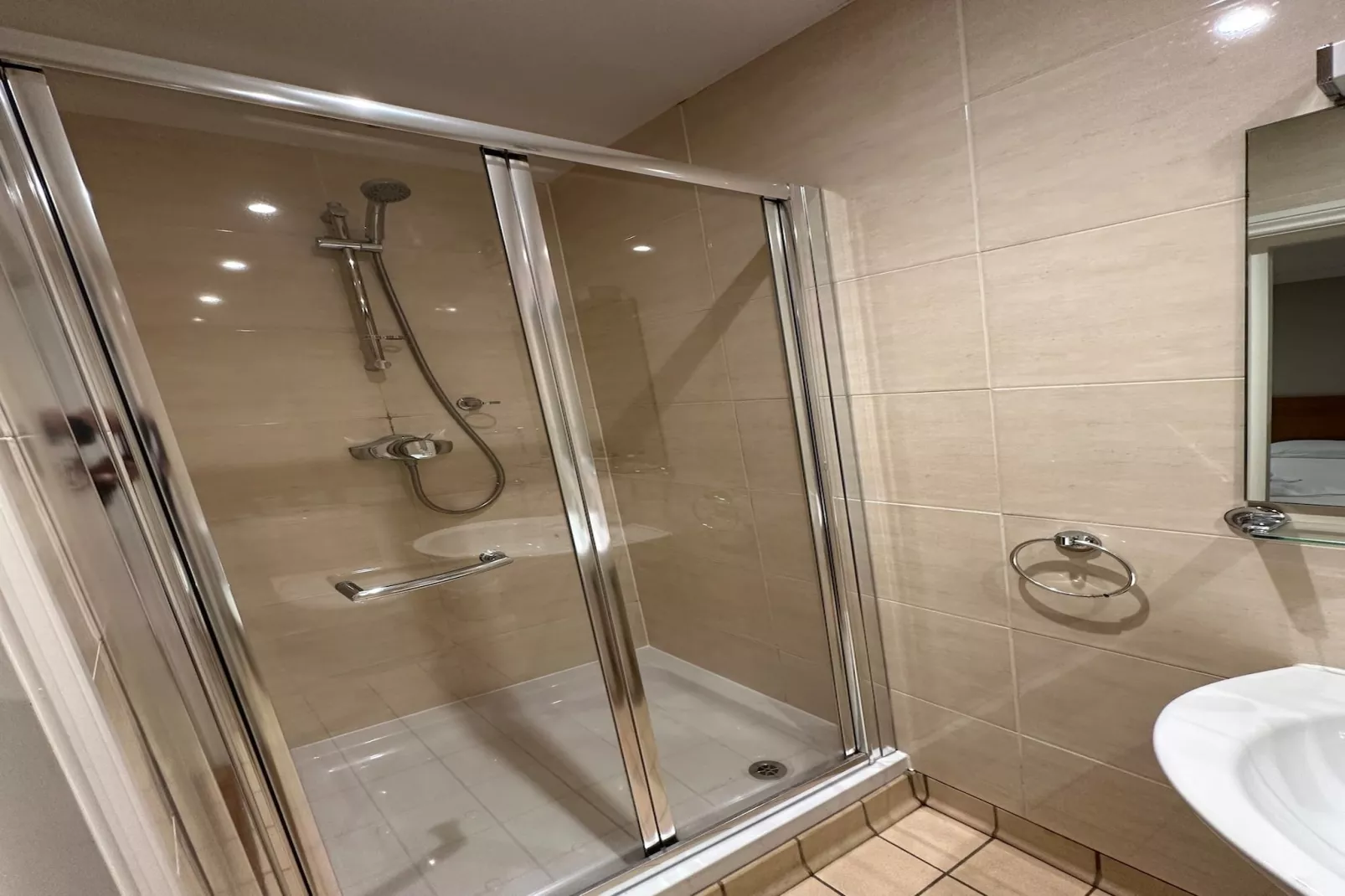 Standard Single Room - Bathroom