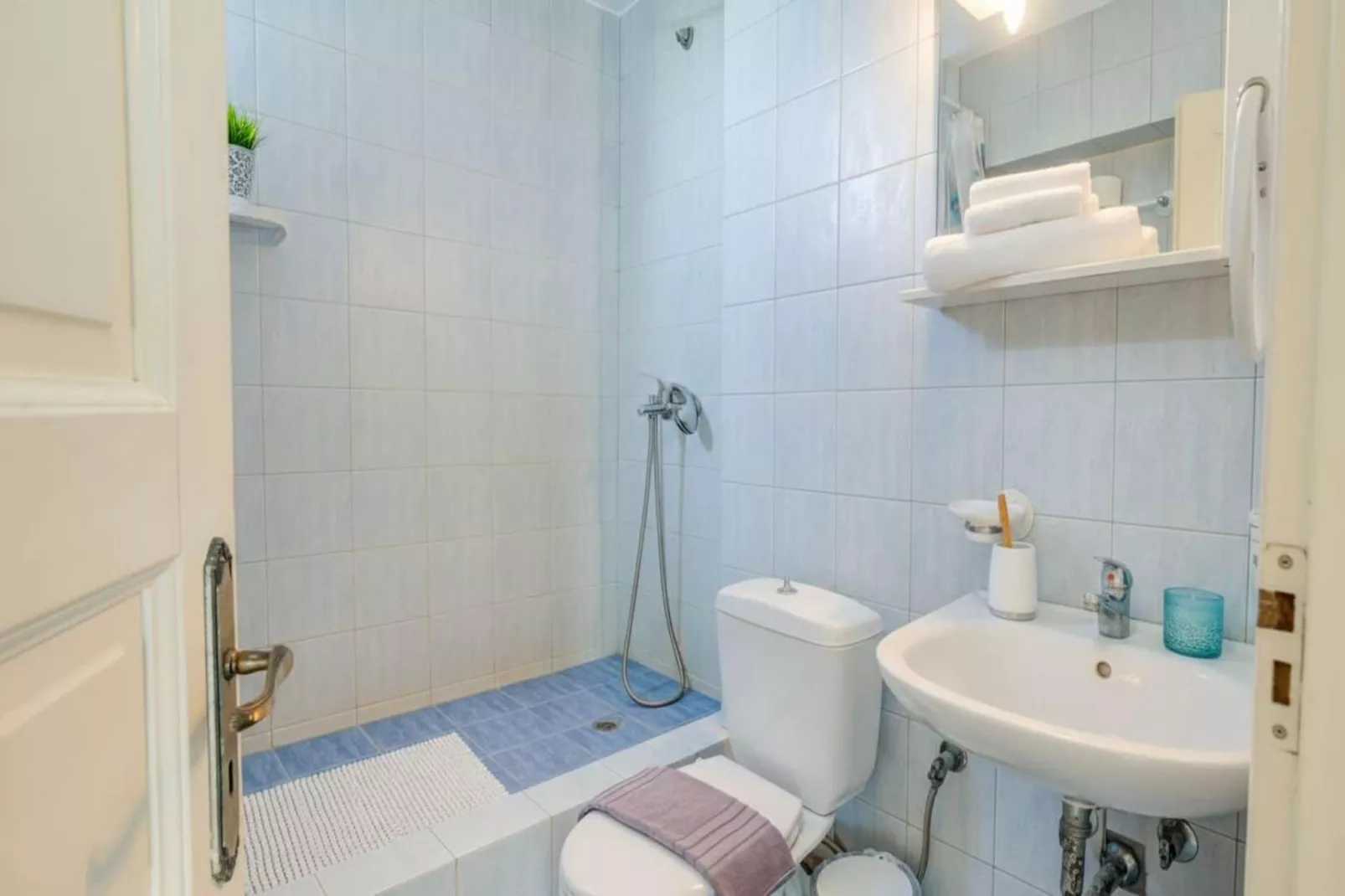 Ioannidou_vacay - Badezimmer