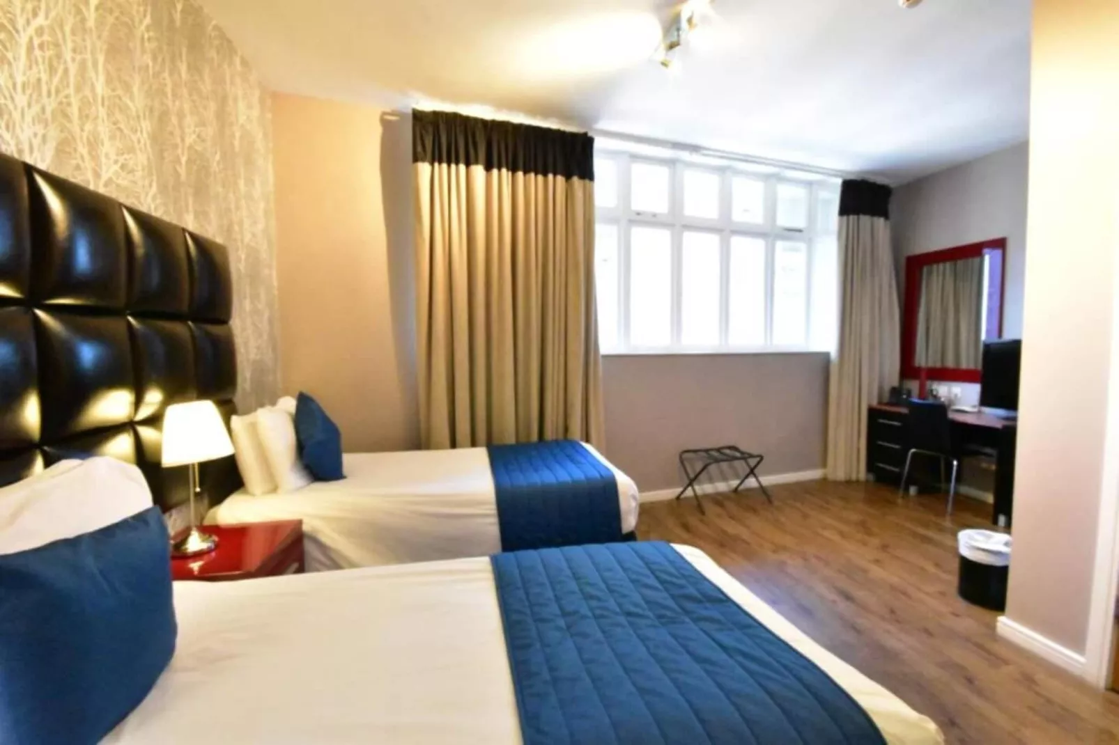 Standard Twin Room - Schlafzimmer