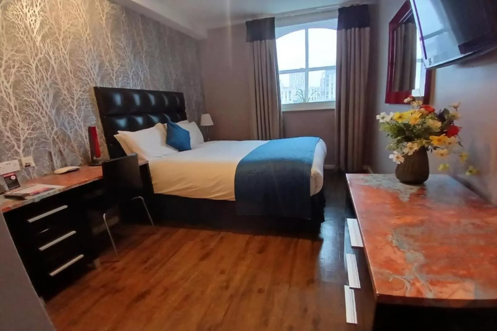 Compact Double Room - Schlafzimmer