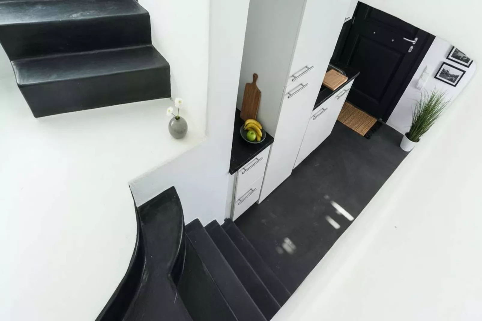 Poseidon’s Water Escape Santorini Rooftop Jacuzzi - Landing