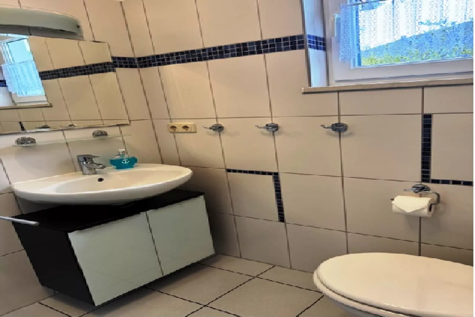 Doppelhaushälfte links - Bathroom