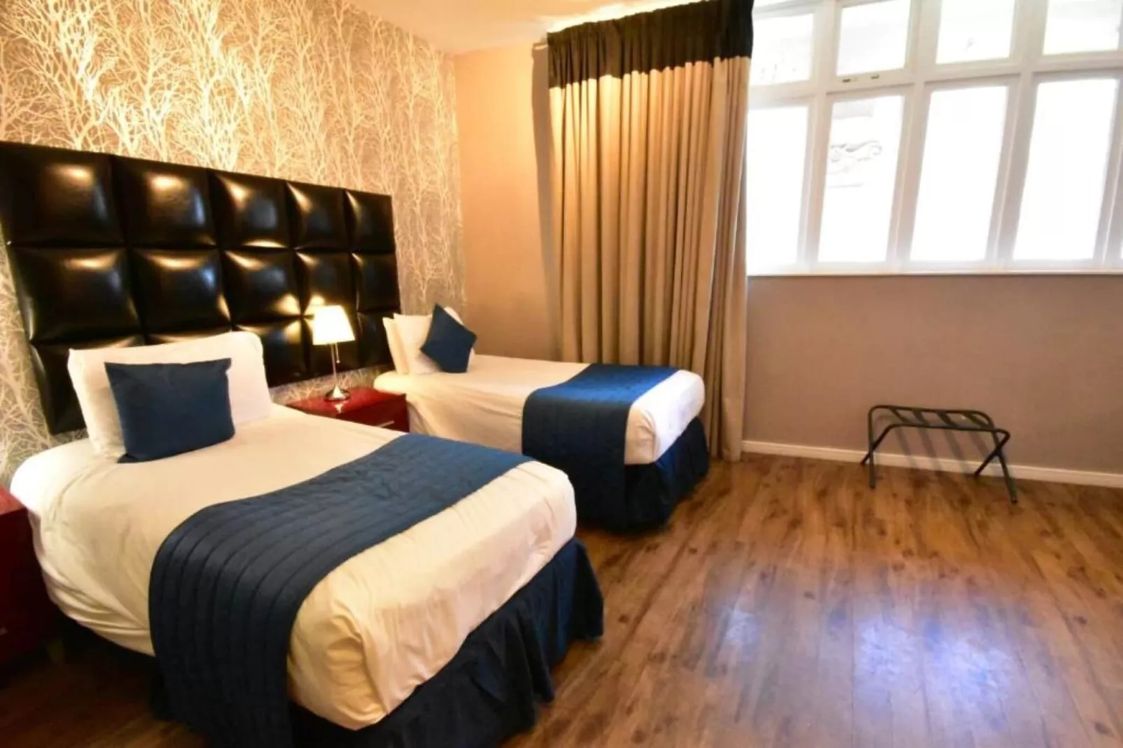 Standard Twin Room - Schlafzimmer