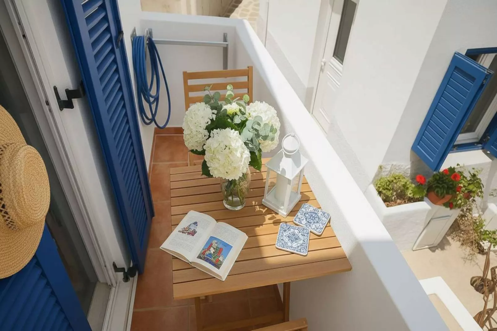 Picturesque Paros White House with Balcony Views - Terrace balcony