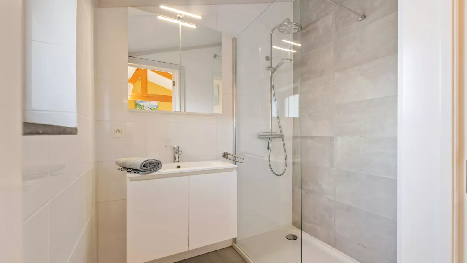 Westhinder II H18 - Bathroom