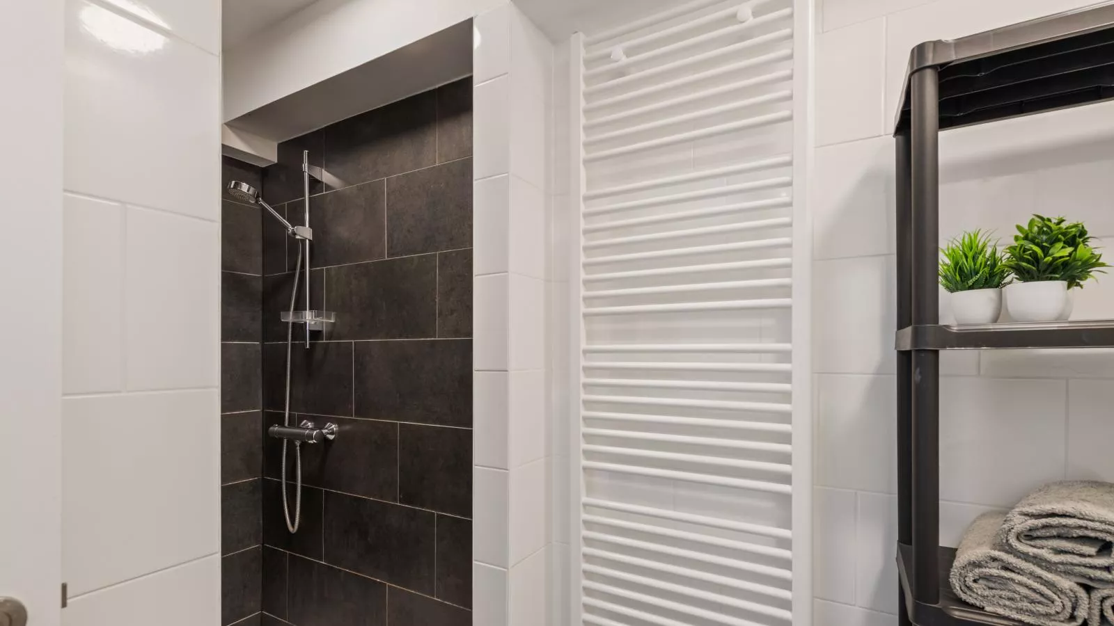 Westhinder I H30 - Bathroom