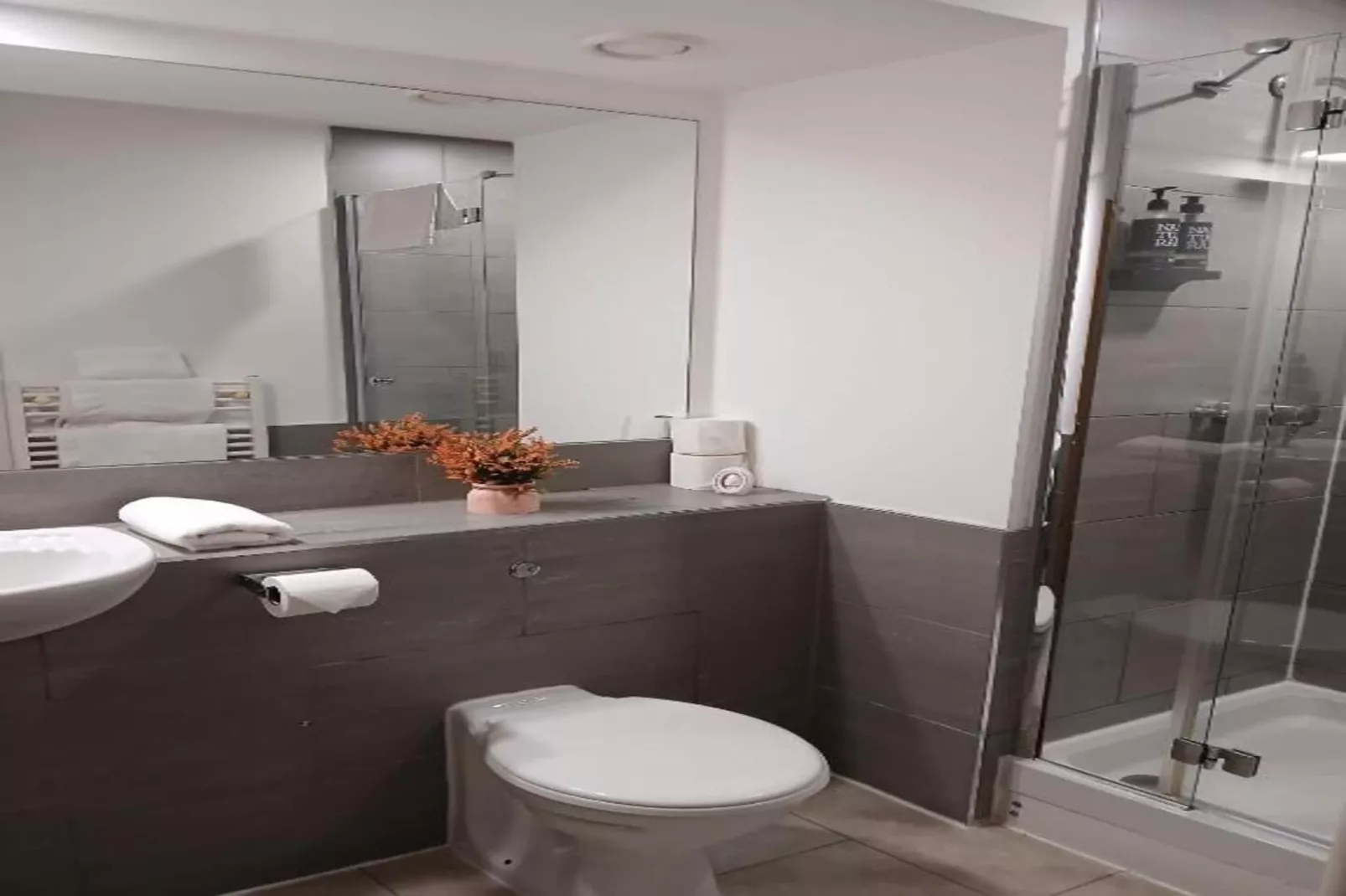 Standard Twin Room - Badezimmer