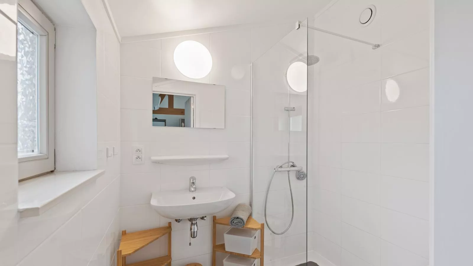 Westhinder I H93 - Bathroom