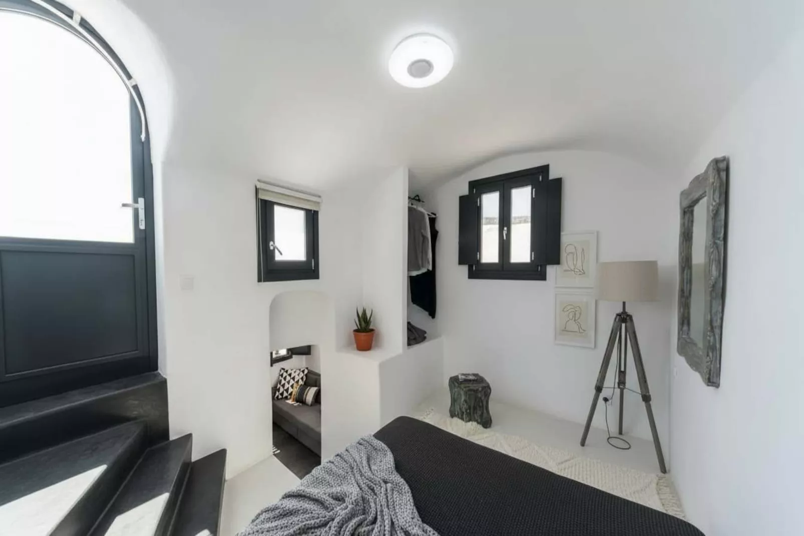 Poseidon’s Water Escape Santorini Rooftop Jacuzzi - Bedroom