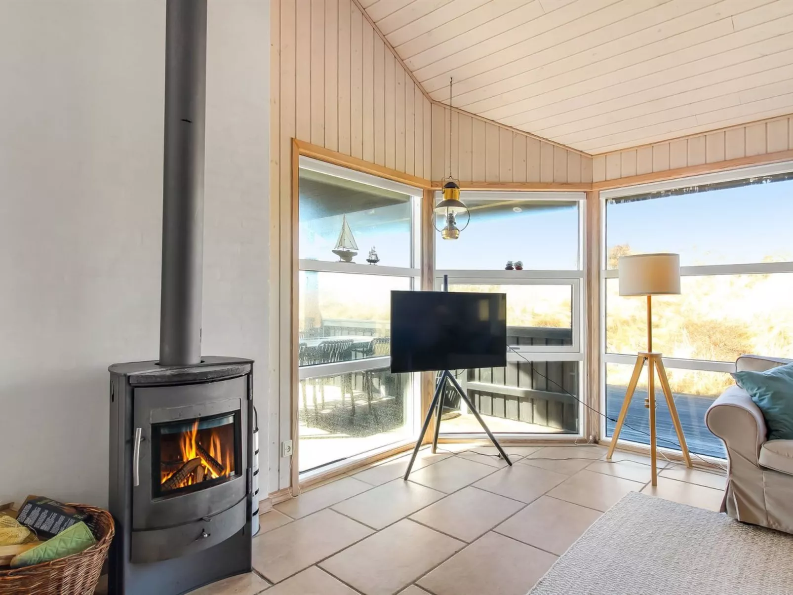 "Åmunde" - 150m from the sea - Inside