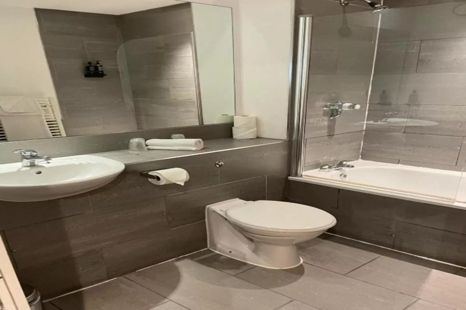 Standard Twin Room - Badezimmer