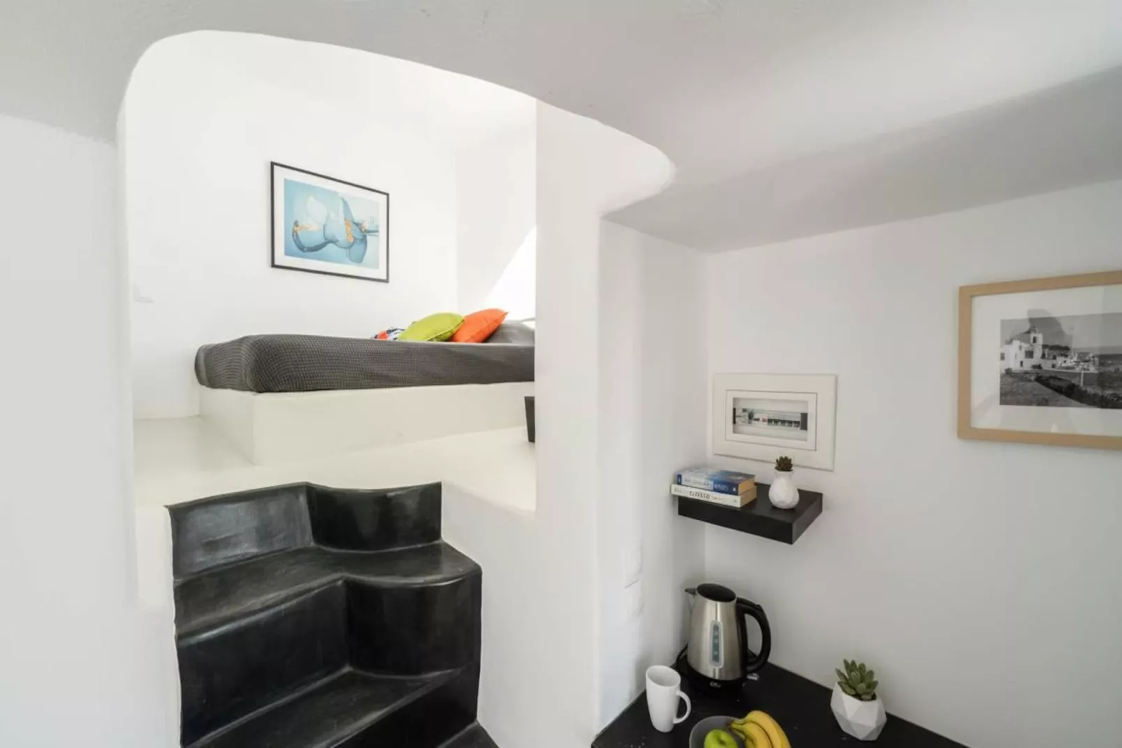 Poseidon’s Water Escape Santorini Rooftop Jacuzzi - Bedroom