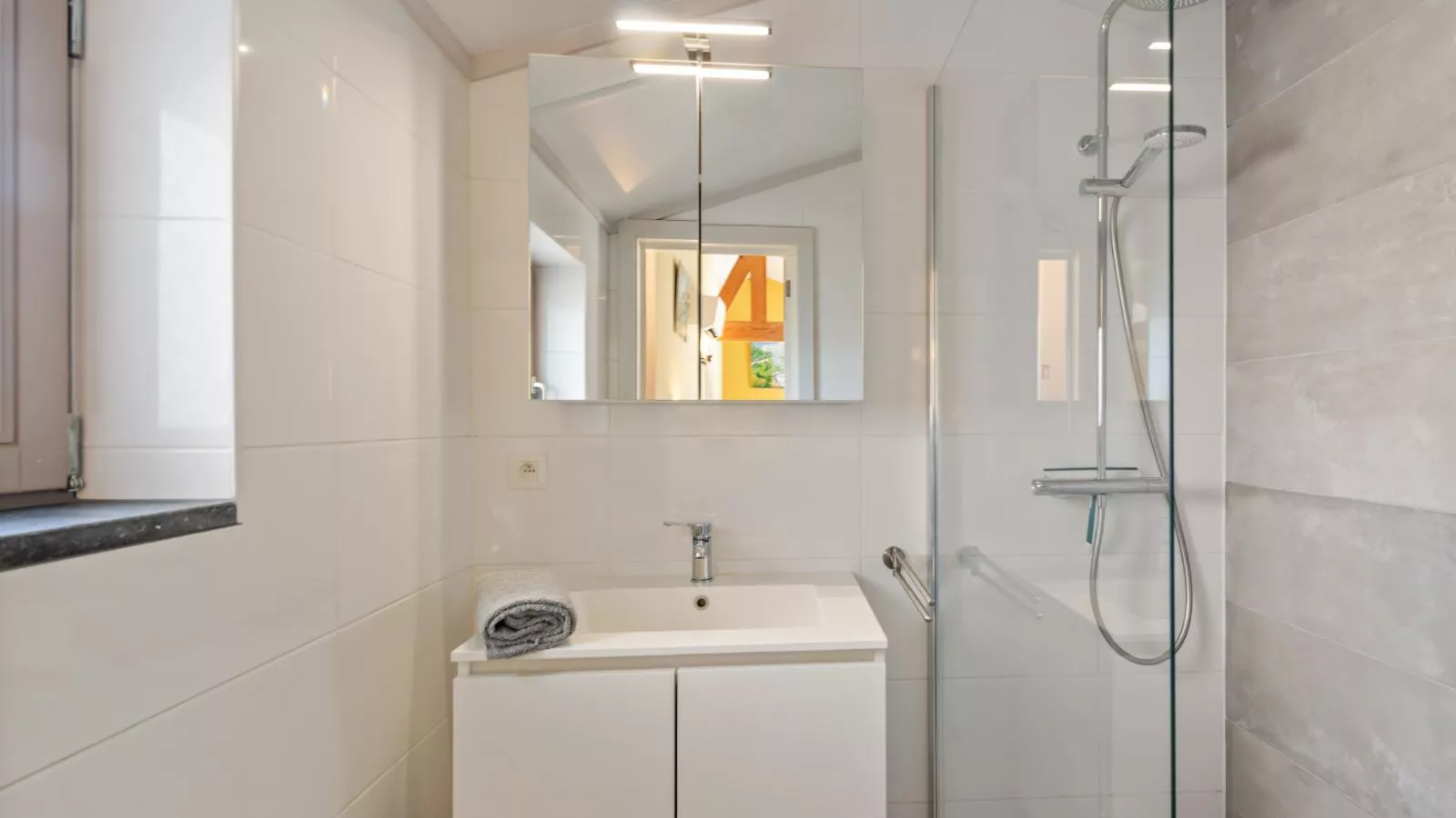 Westhinder II H18 - Bathroom