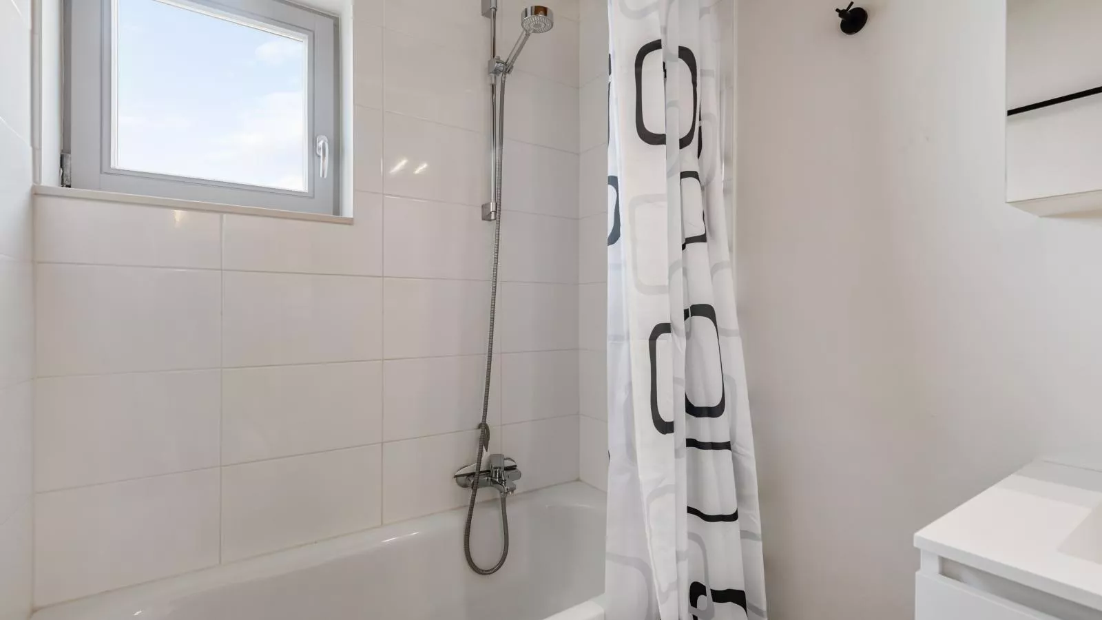 Westhinder I H88 - Bathroom