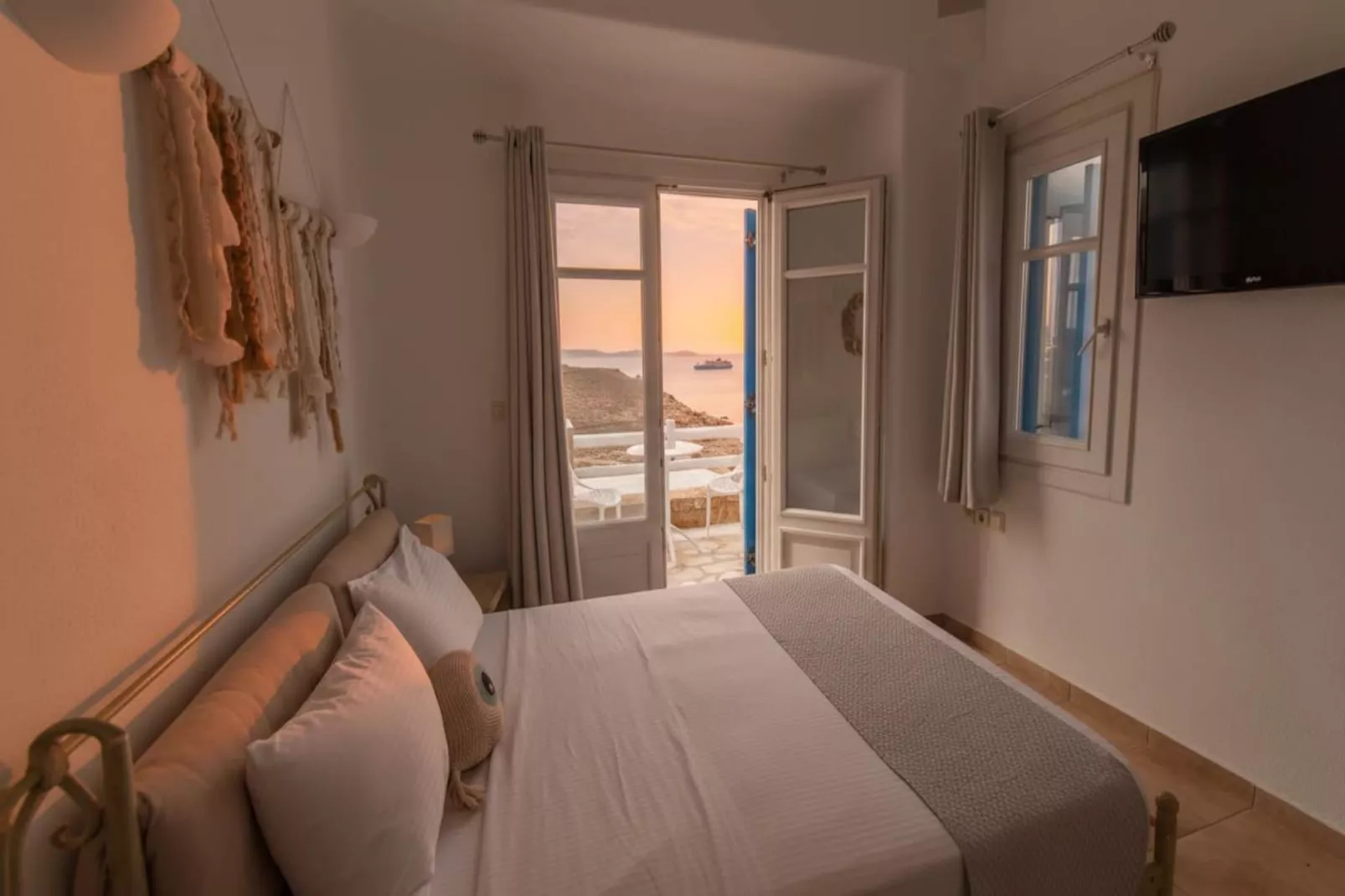 Argiro_Big_vacay - Bedroom