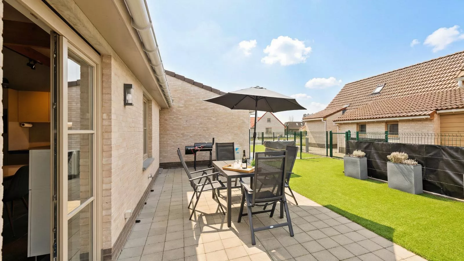 Westhinder I H93 - Terrace balcony