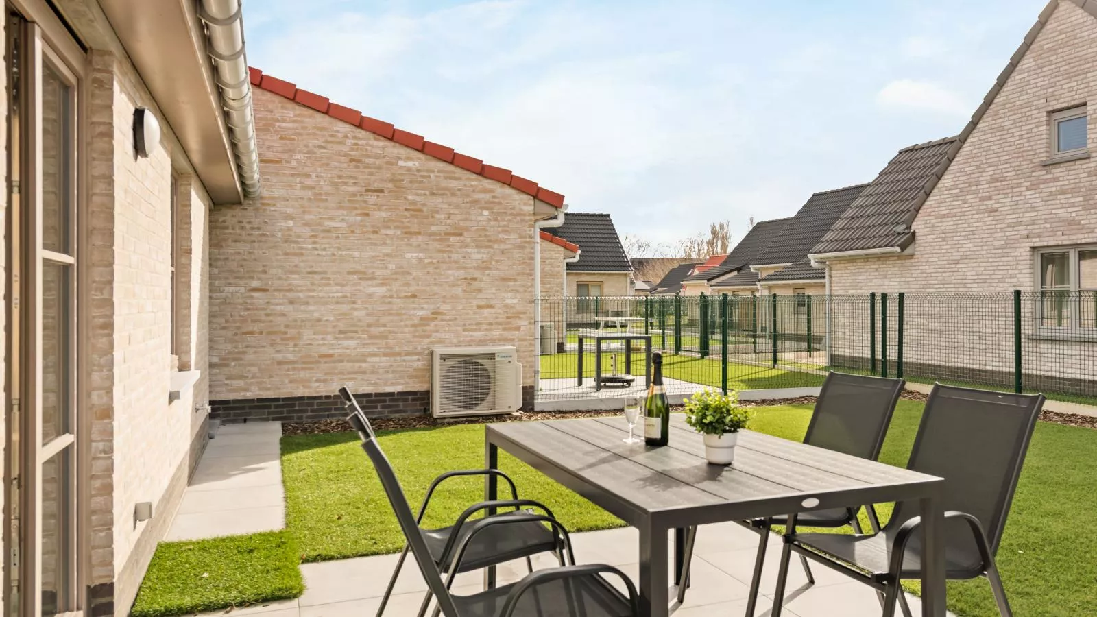 Westhinder II H18 - Terrace balcony