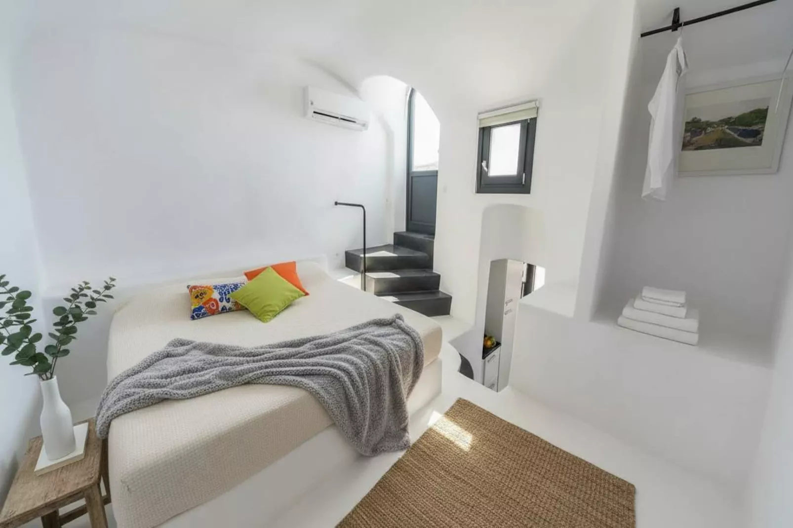 Poseidon’s Water Escape Santorini Rooftop Jacuzzi - Bedroom