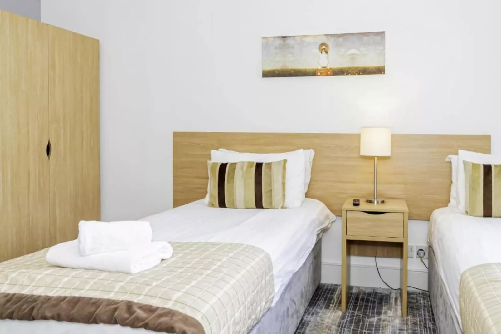 Standard Twin Room - Schlafzimmer