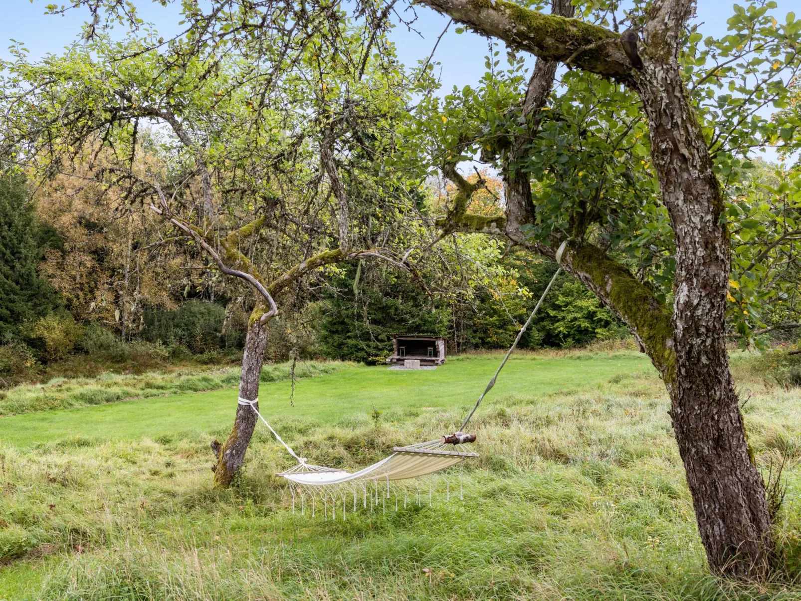 Älmegården-Outside