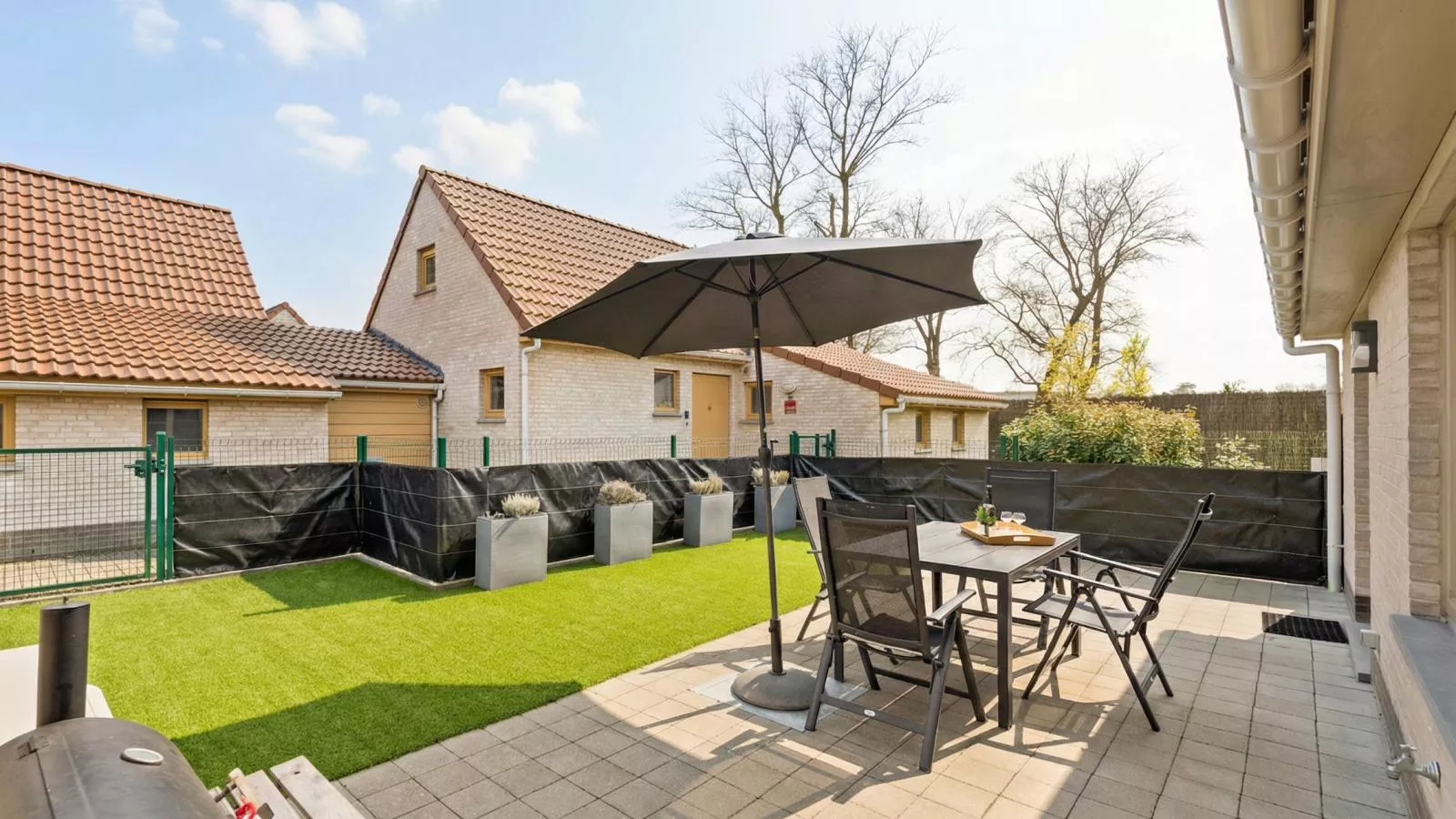 Westhinder I H93 - Terrace balcony