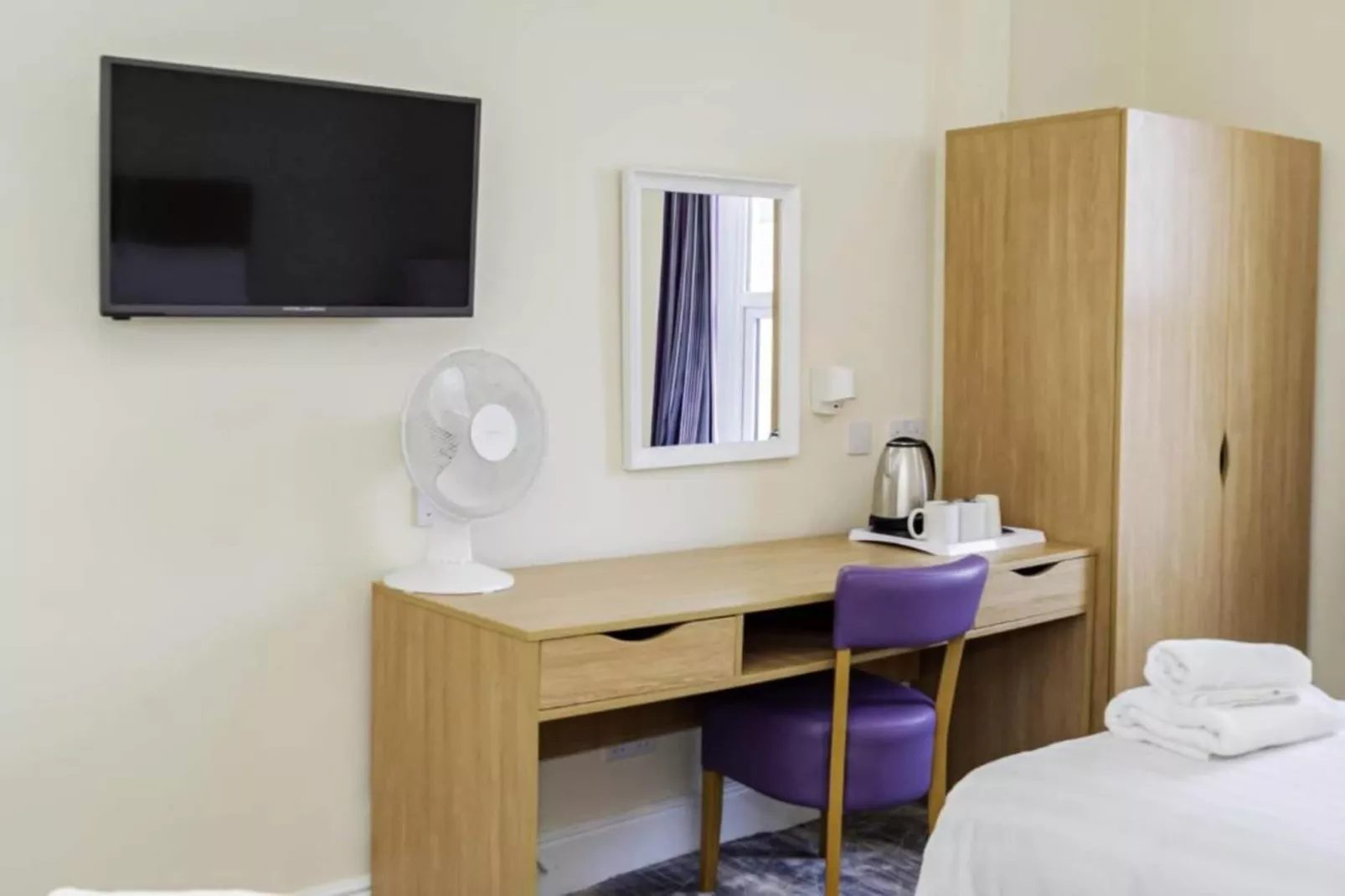 Standard Double Room - Schlafzimmer