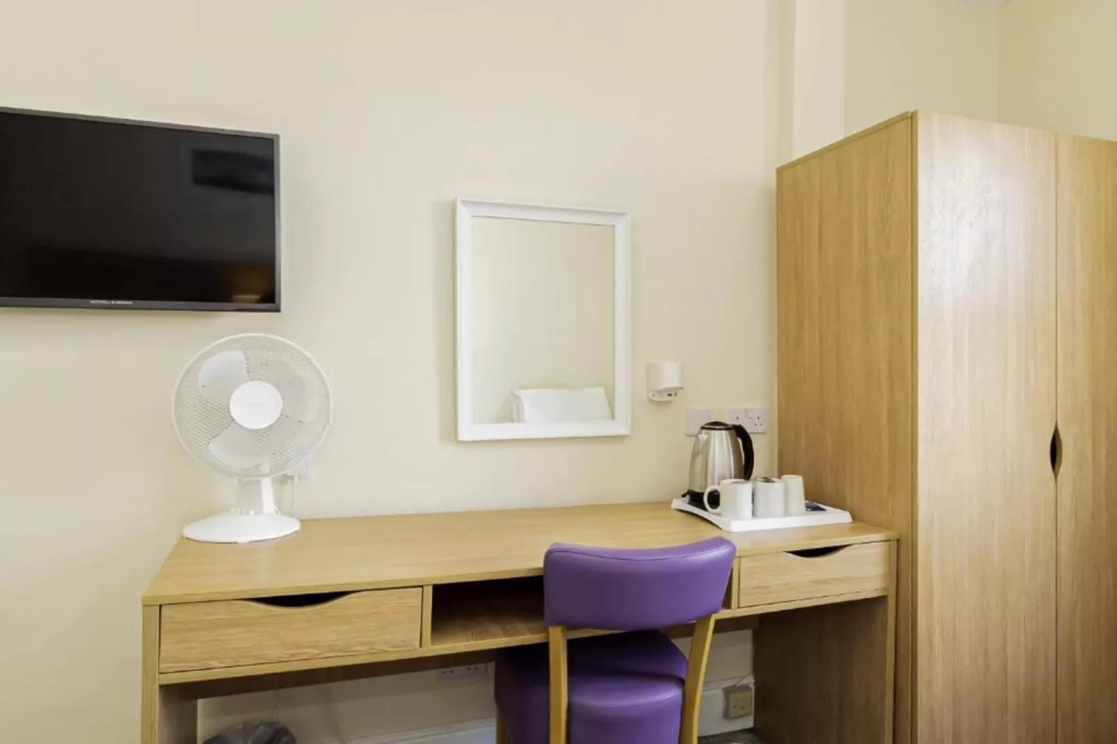 Standard Double Room - Schlafzimmer