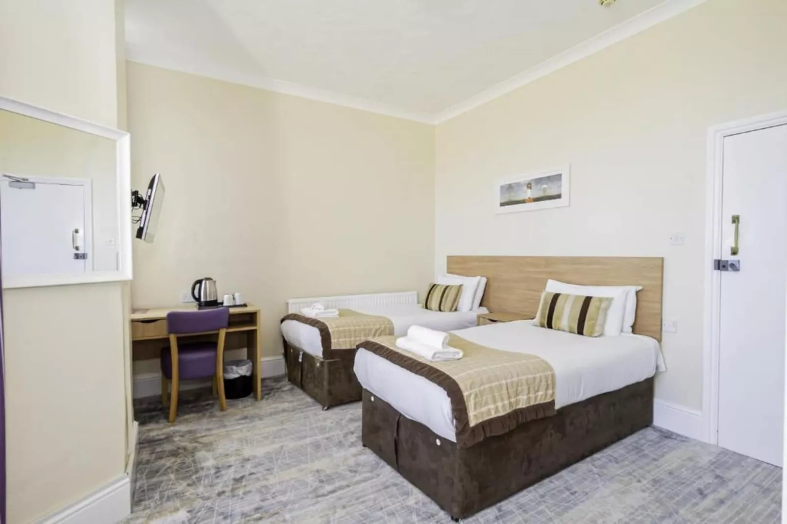Standard Twin Room - Schlafzimmer