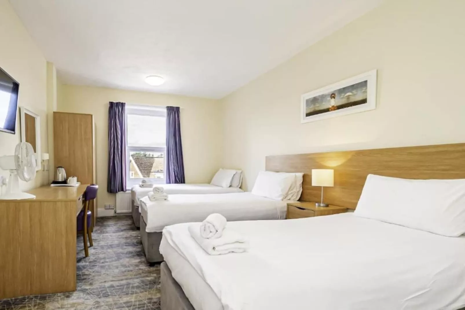 Standard Triple Room - Bedroom