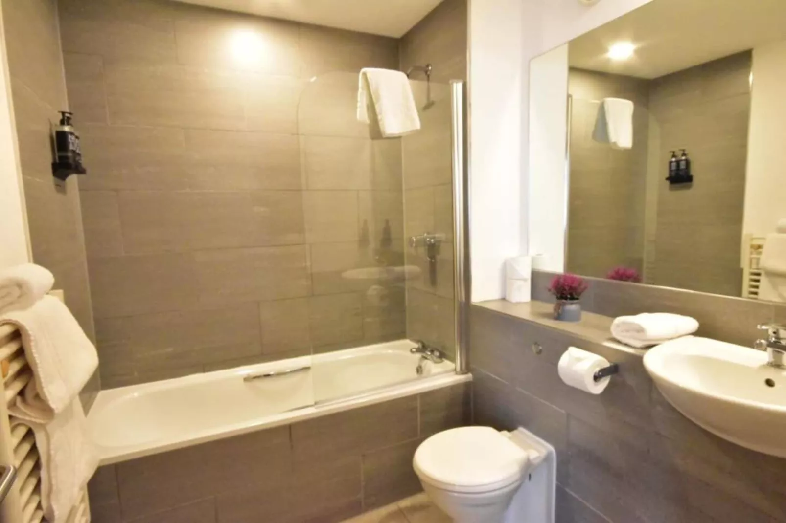 Standard Twin Room - Badezimmer