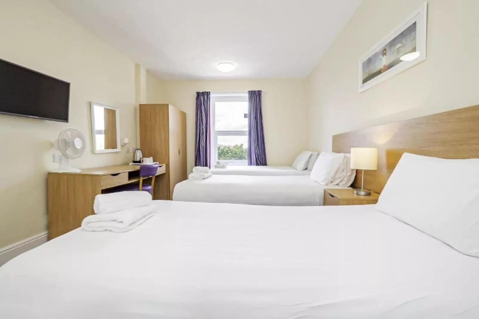Standard Triple Room - Bedroom