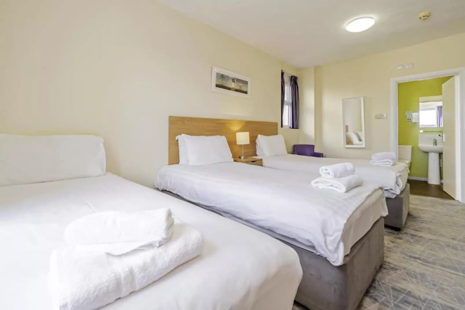 Standard Triple Room - Bedroom