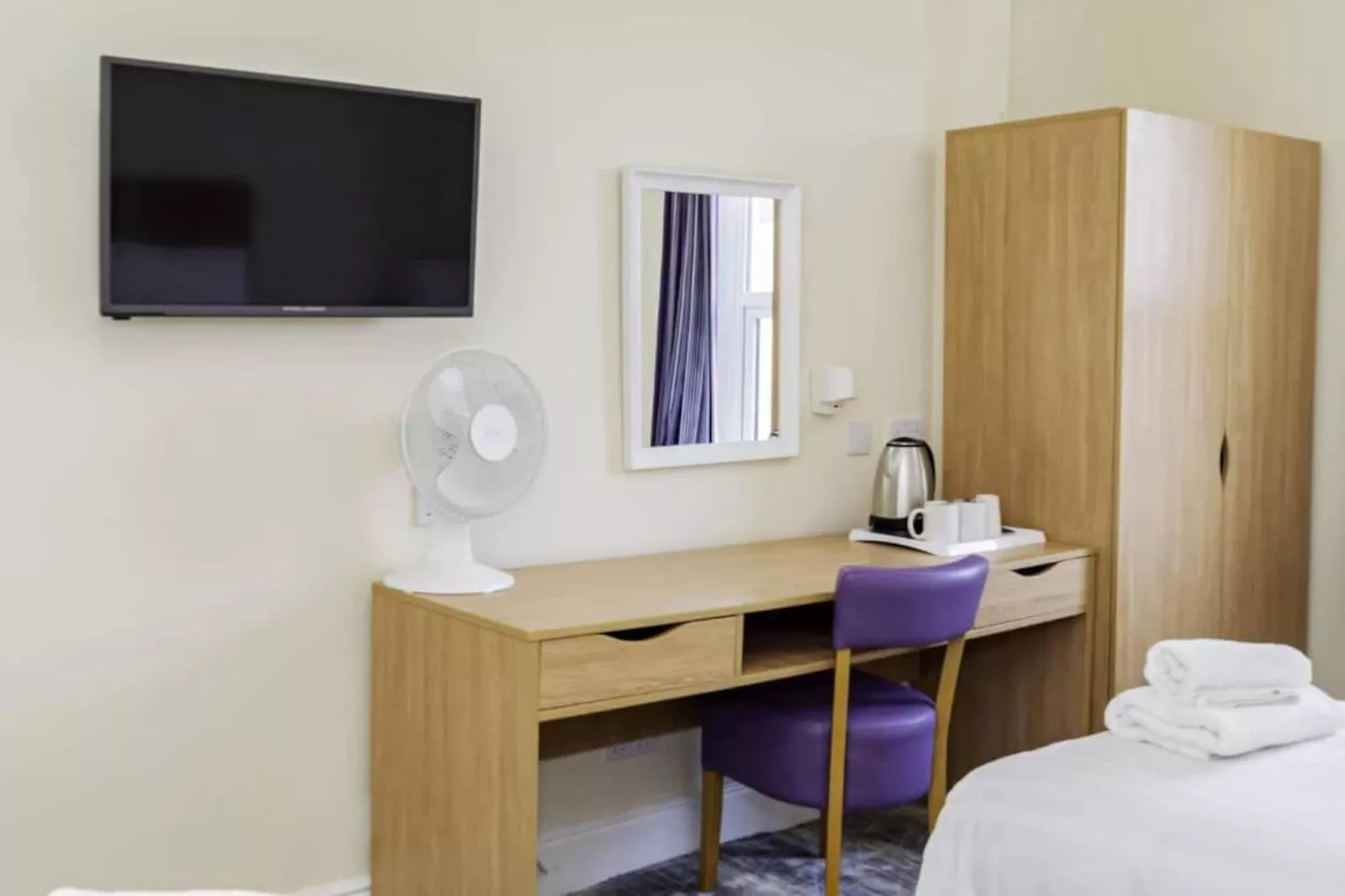 Standard Triple Room - Bedroom