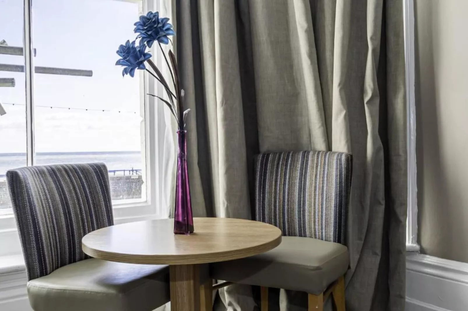 Twin Room with Sea View - Schlafzimmer