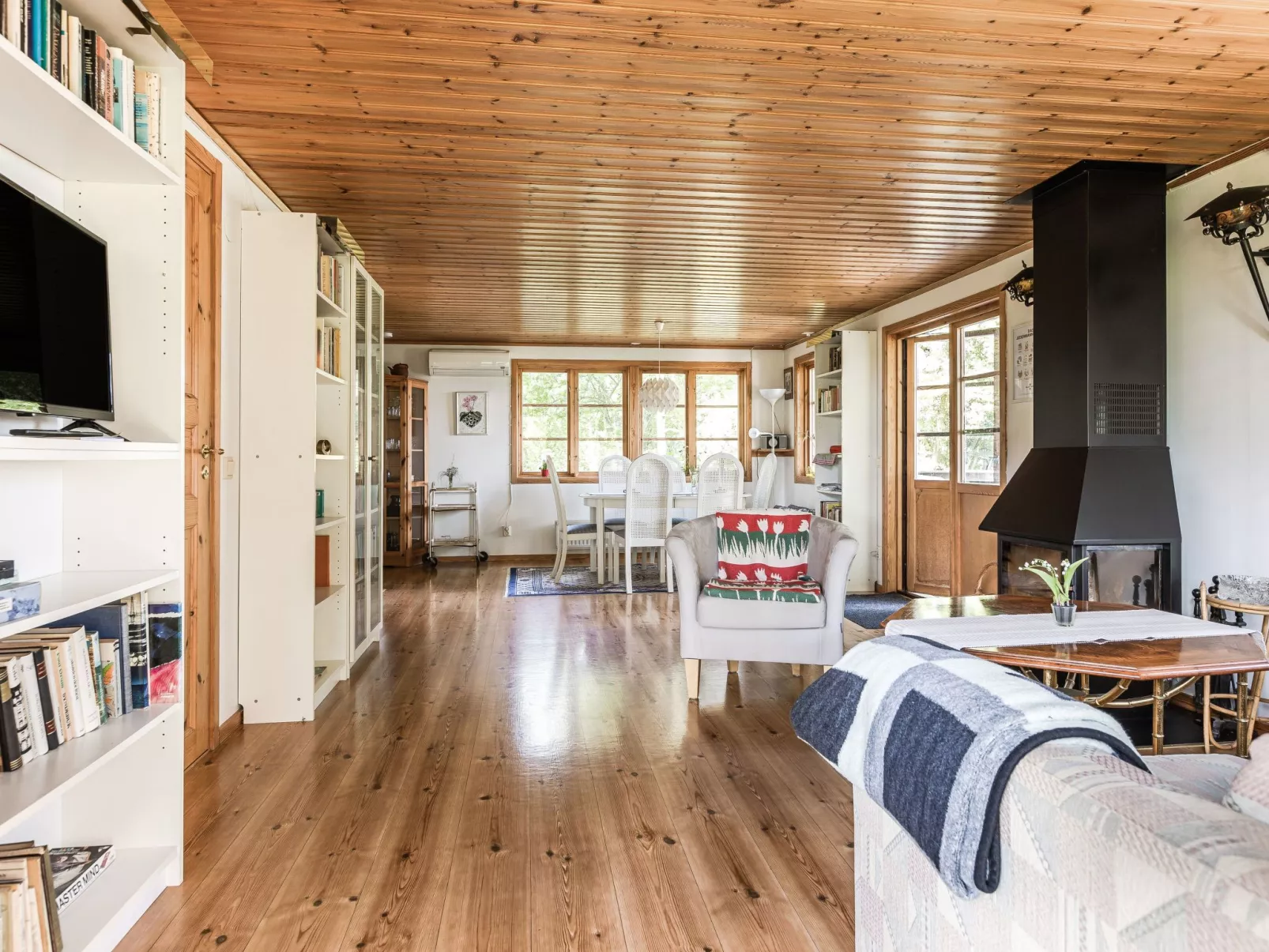 Kjuge Nya Huset-Inside