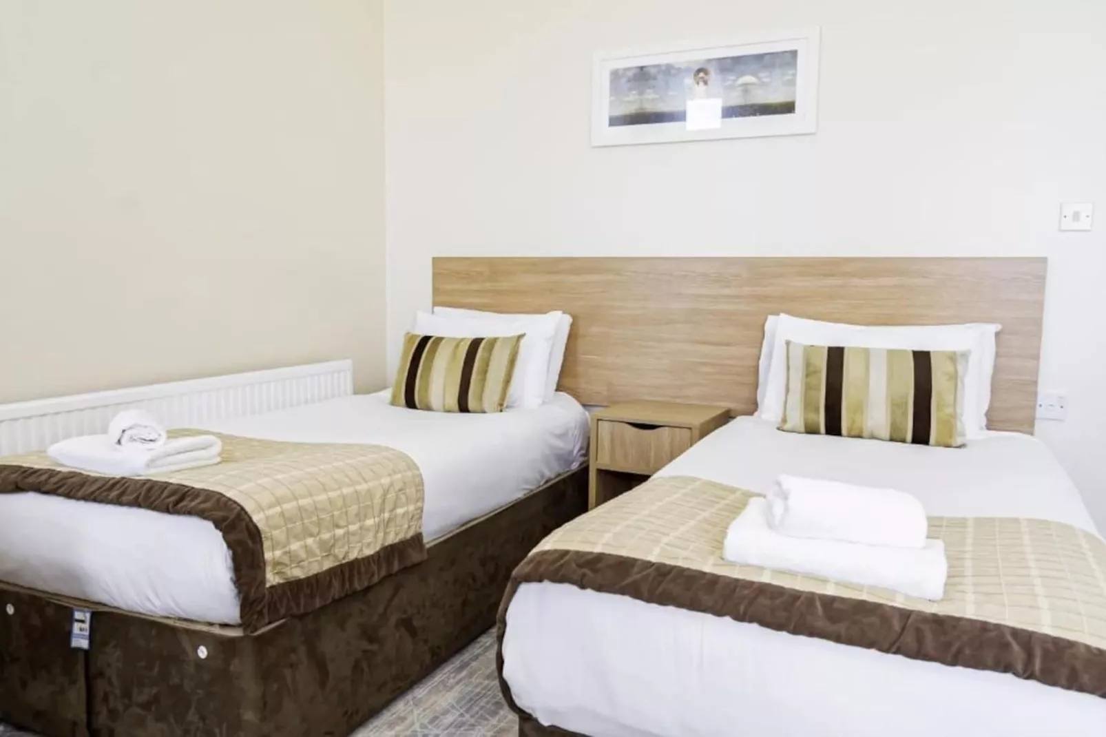 Standard Twin Room - Schlafzimmer