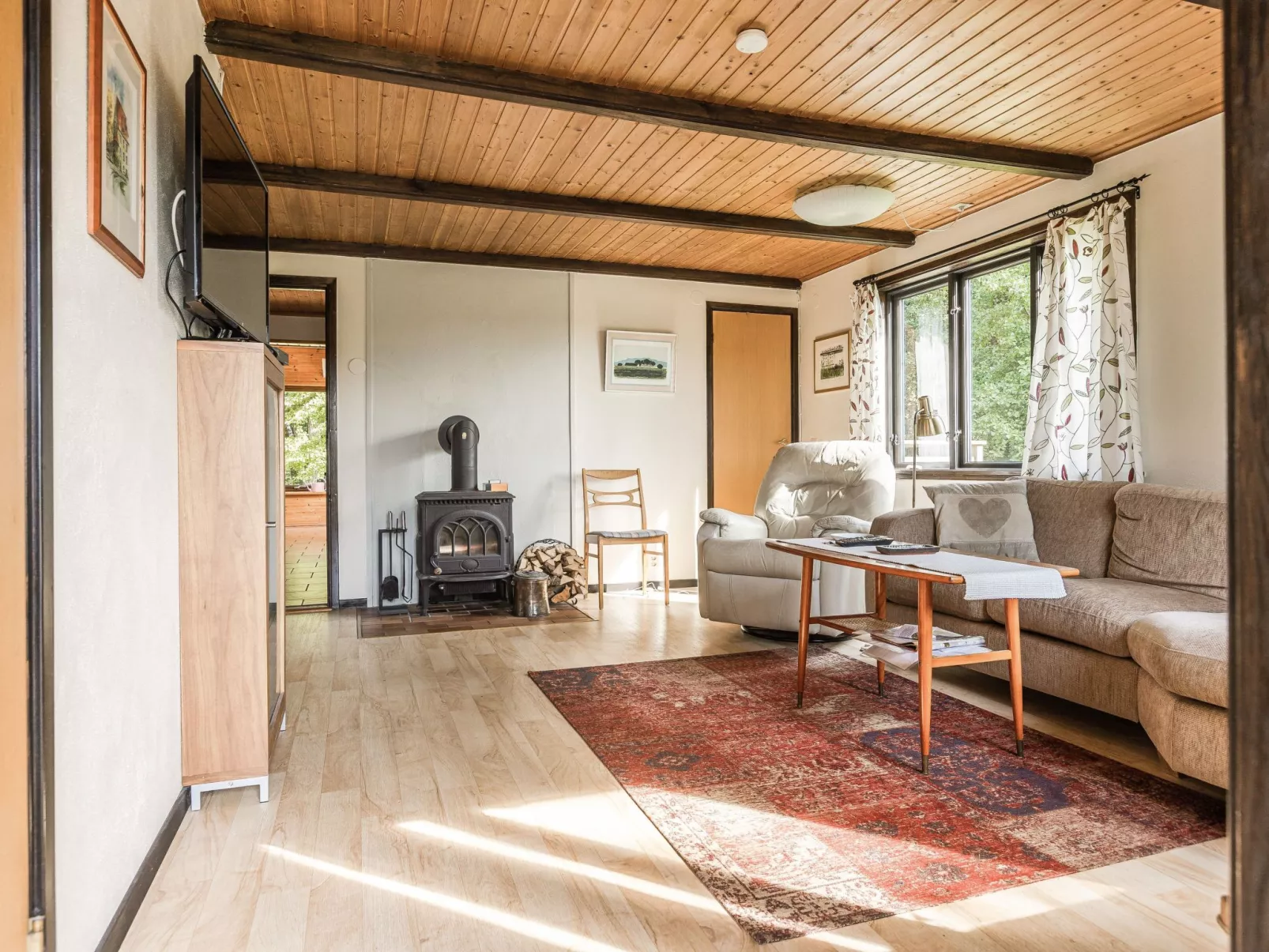 Kjuge Gula Huset-Inside