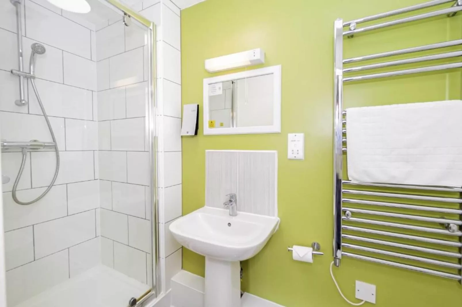 Standard Double Room - Badezimmer