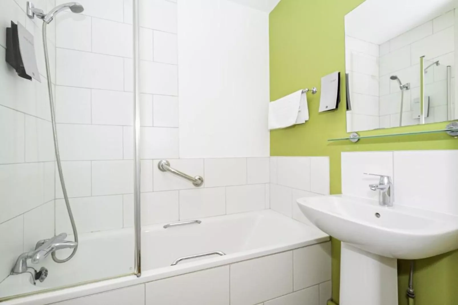 Twin Room with Sea View - Badezimmer