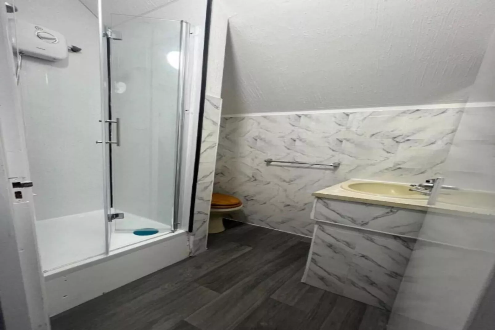 Two Bed Room Apartment (6 Guest) - Badezimmer