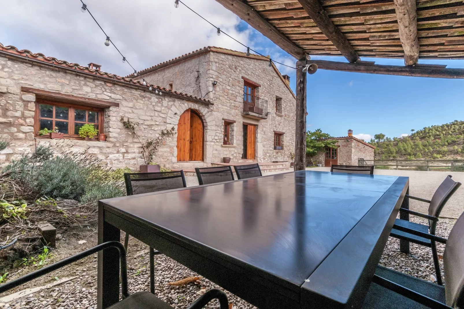 Cal Sant Miquel - Exterior in summer