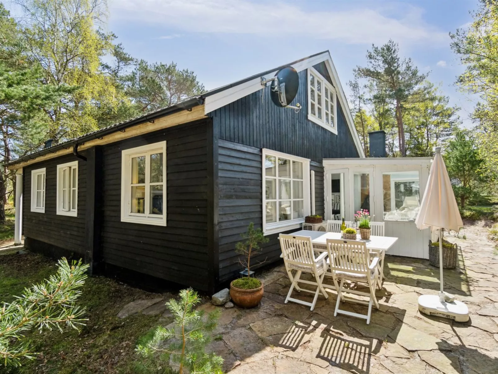 "Eine" - 150m from the sea