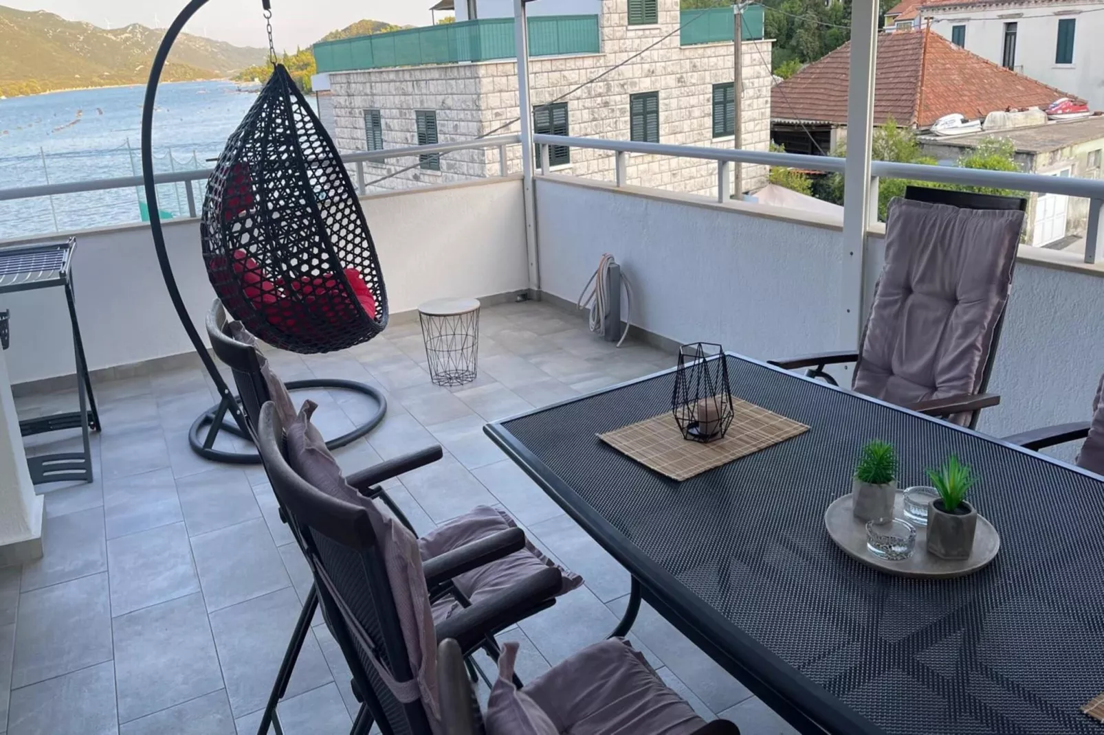 Holiday Home Milutinovic - Four Bedroom  Holiday Home with Sea View - Esszimmer