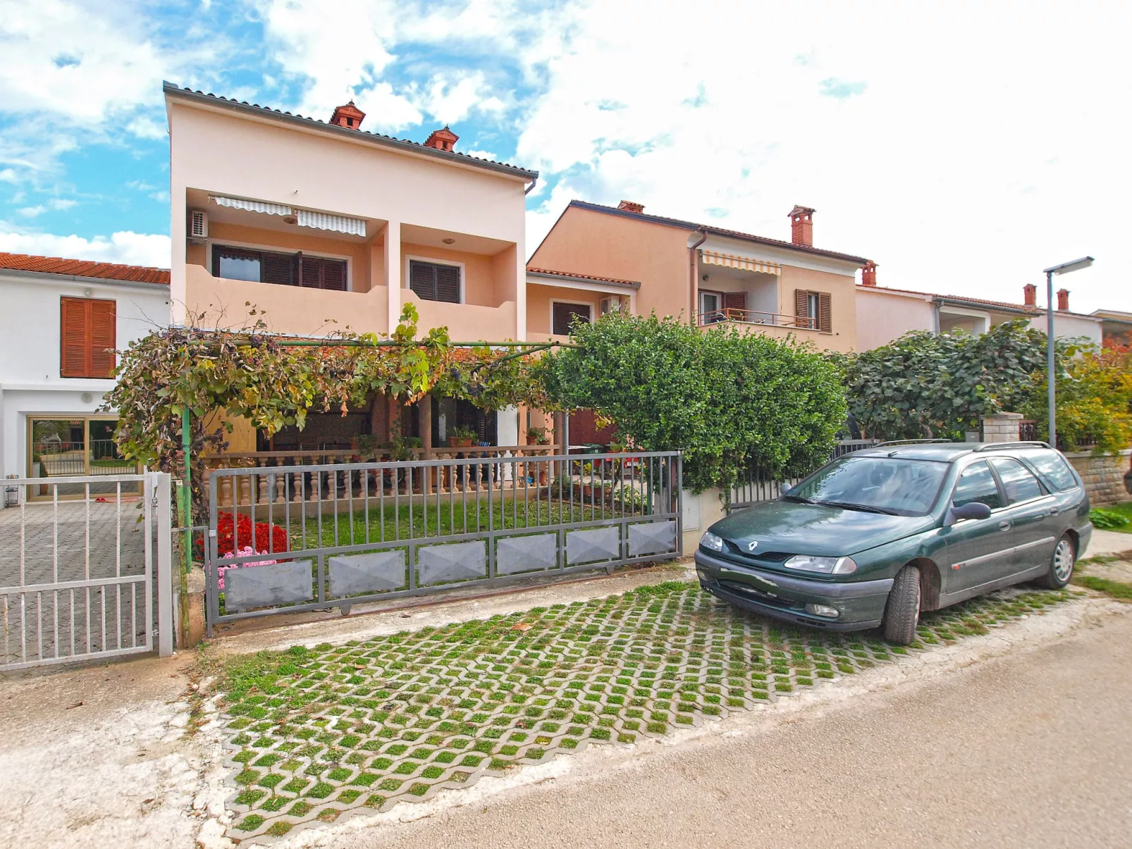 Apartment 1499