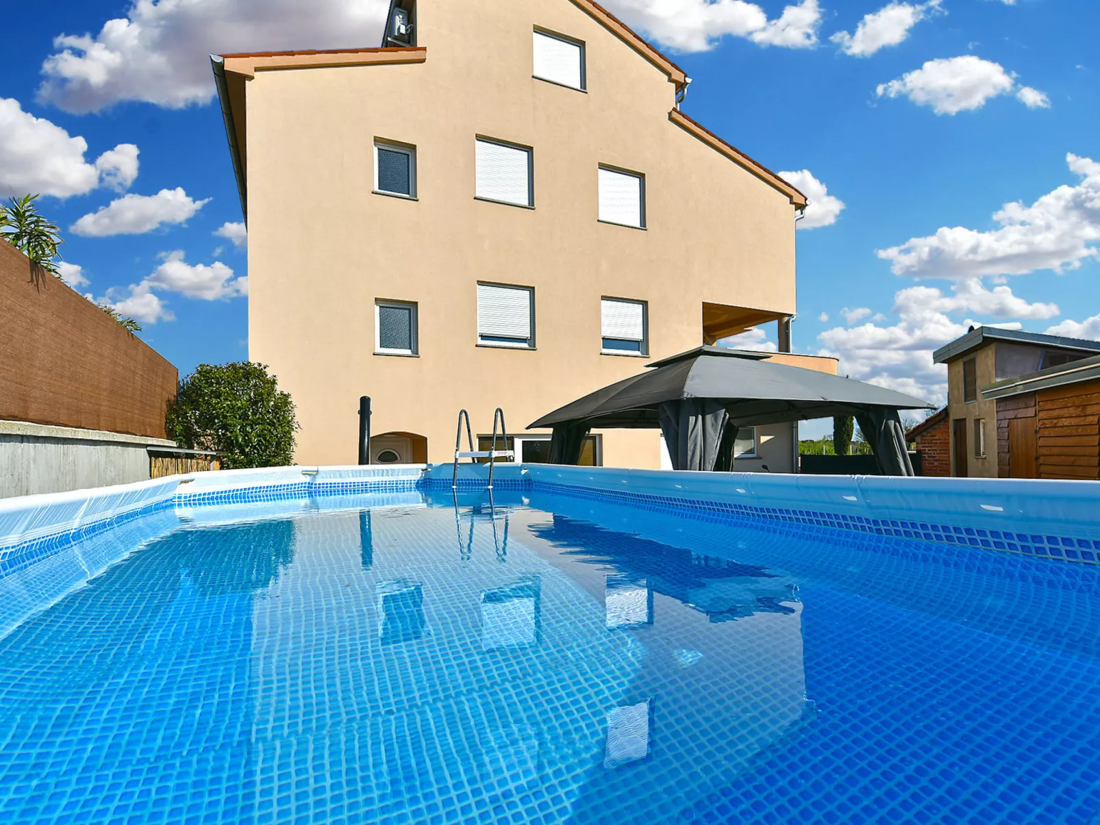 Apartment 2223