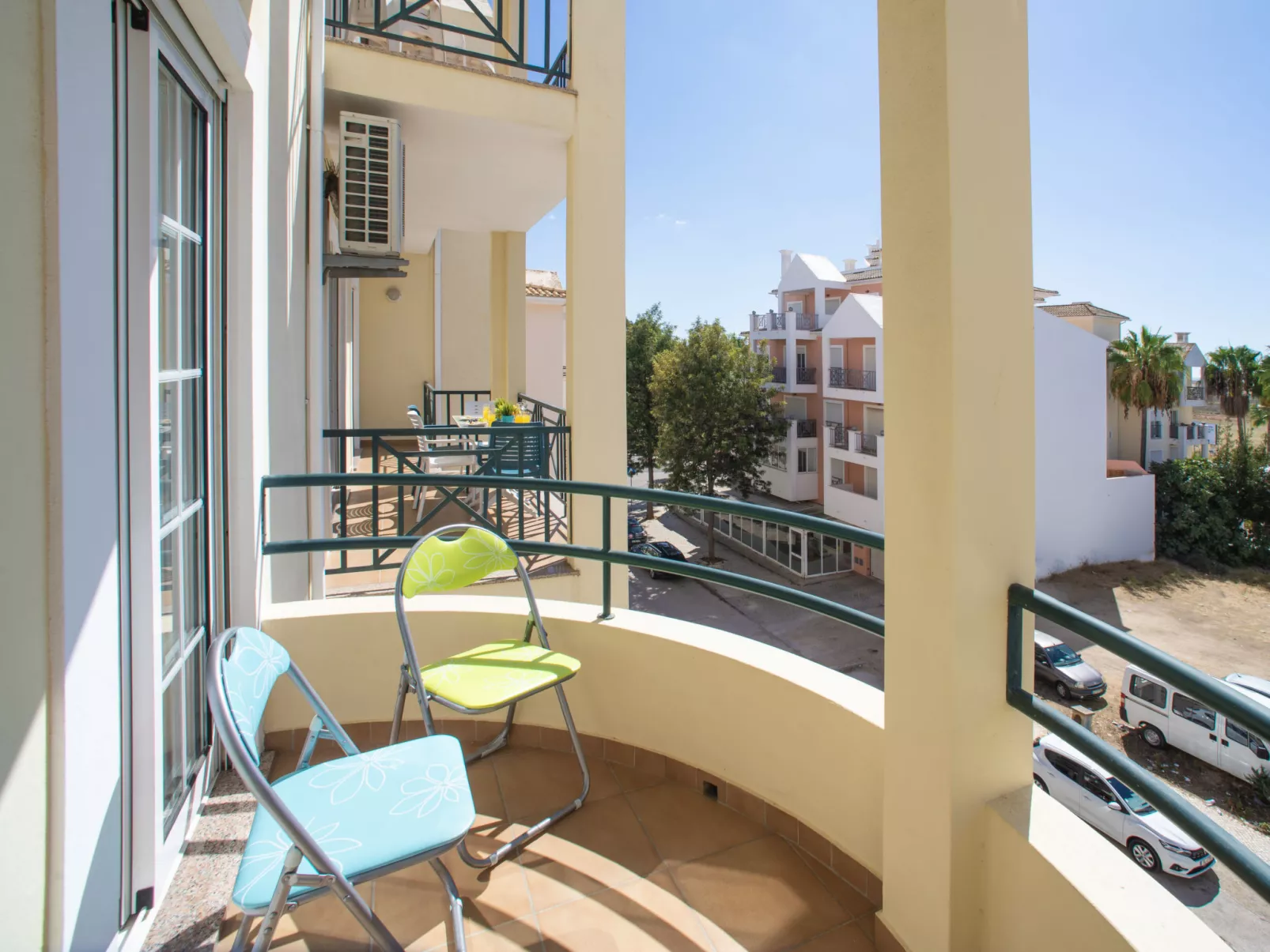 Sunny Beach Diamond-Outside