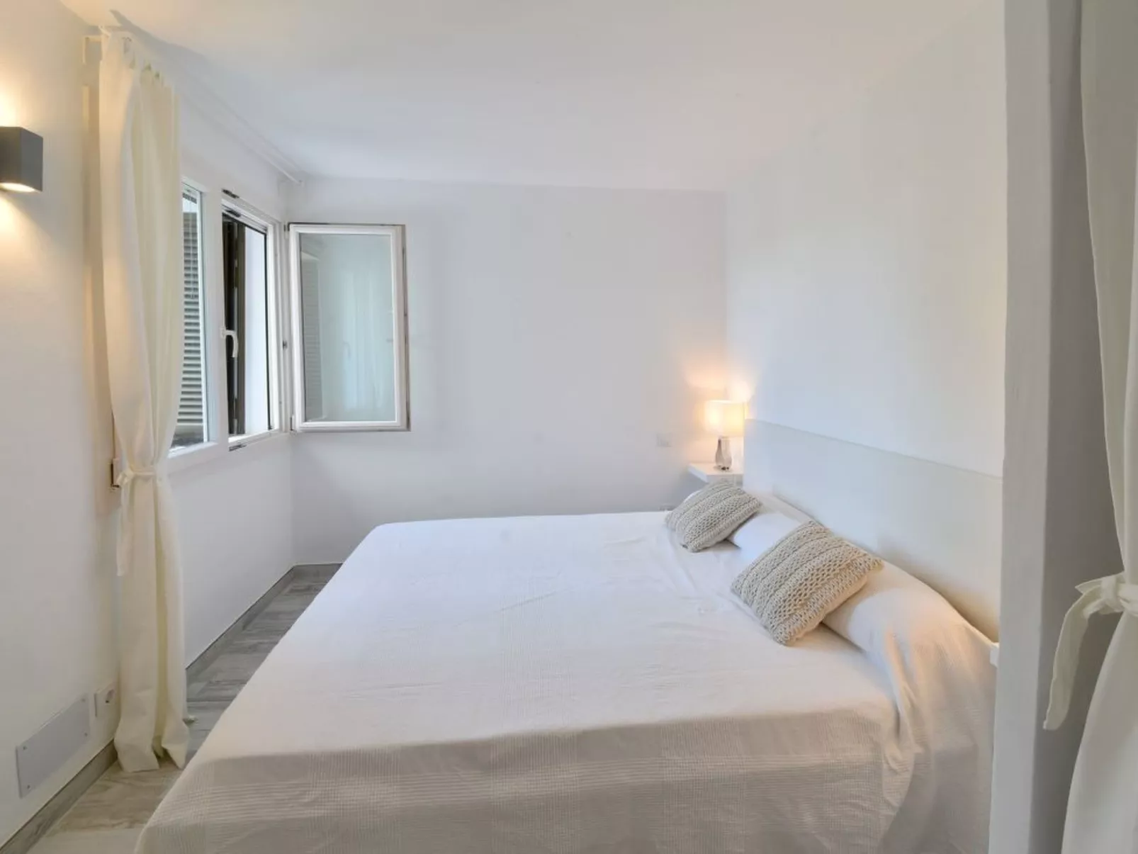 Modernes helles 3-Schlafzimmer Apartment mit Klimaanlage, 2017 komplett neu ren