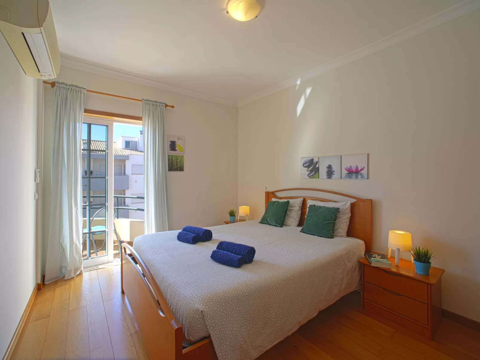 Sunny Beach Diamond-Inside