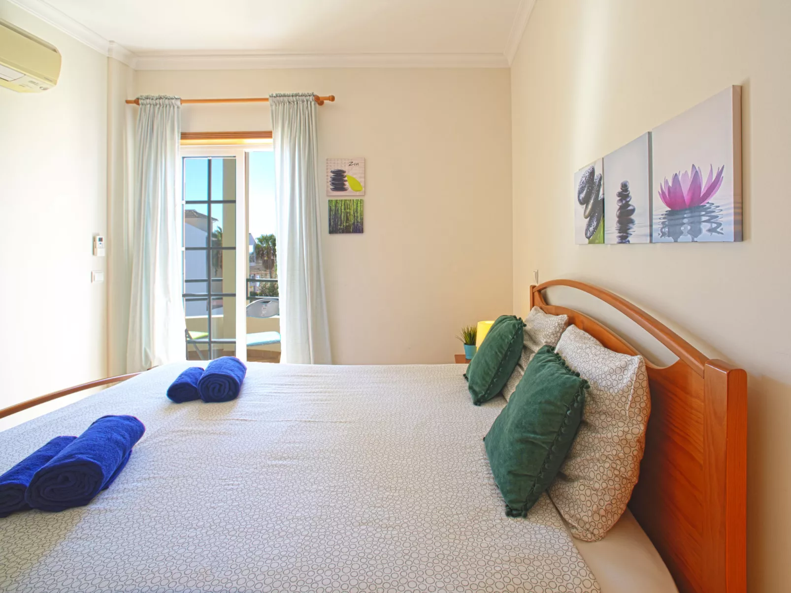 Sunny Beach Diamond-Inside
